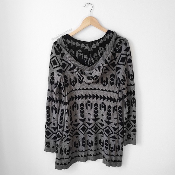 ❤️CLEARANCE❤️ gray and black aztec cardigan - Picture 3 of 4